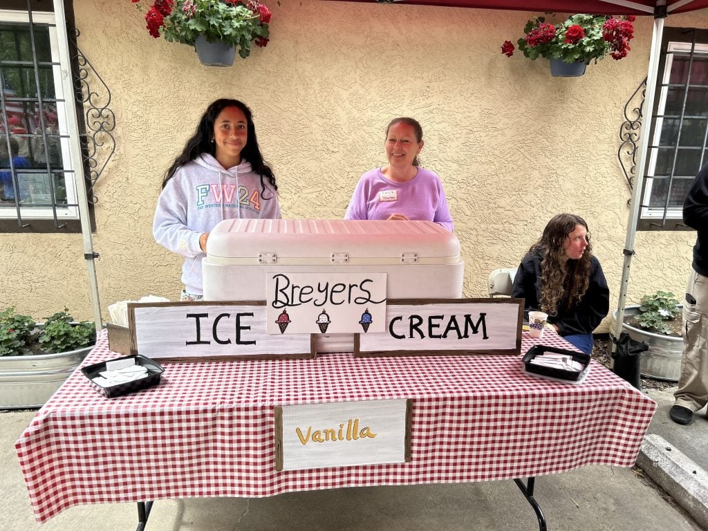 ice cream table